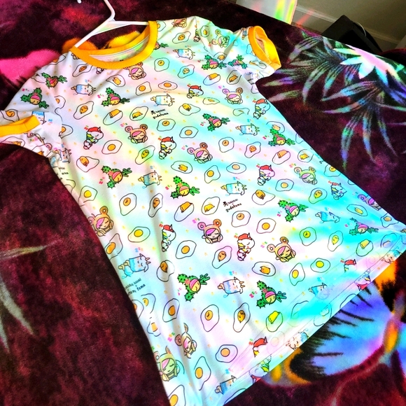 tokidoki Tops - Tokidoki x gudetama tee